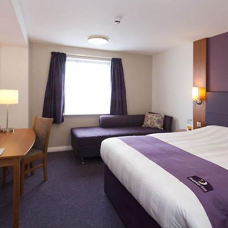 Premier Inn Falkirk Central Camelon Экстерьер фото