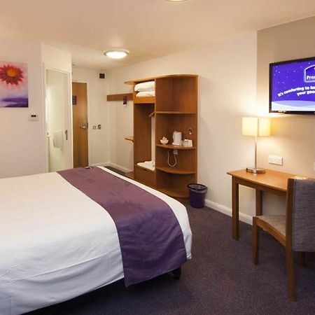 Premier Inn Falkirk Central Camelon Экстерьер фото