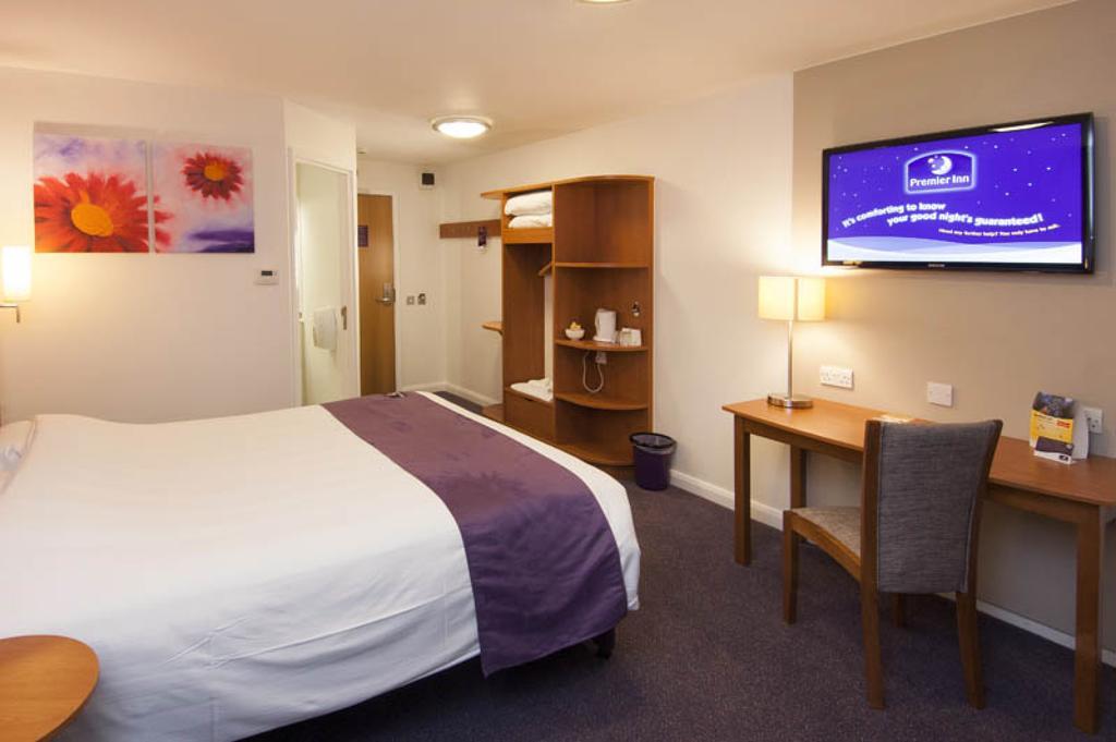 Premier Inn Falkirk Central Camelon Экстерьер фото