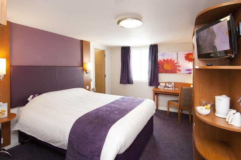 Premier Inn Falkirk Central Camelon Экстерьер фото